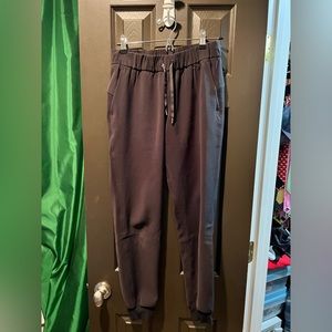 Lululemon size 4 joggers